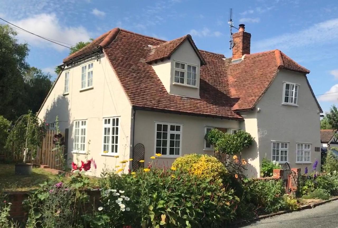 Corner House Luxury Bnb Little Dunmow Exteriér fotografie
