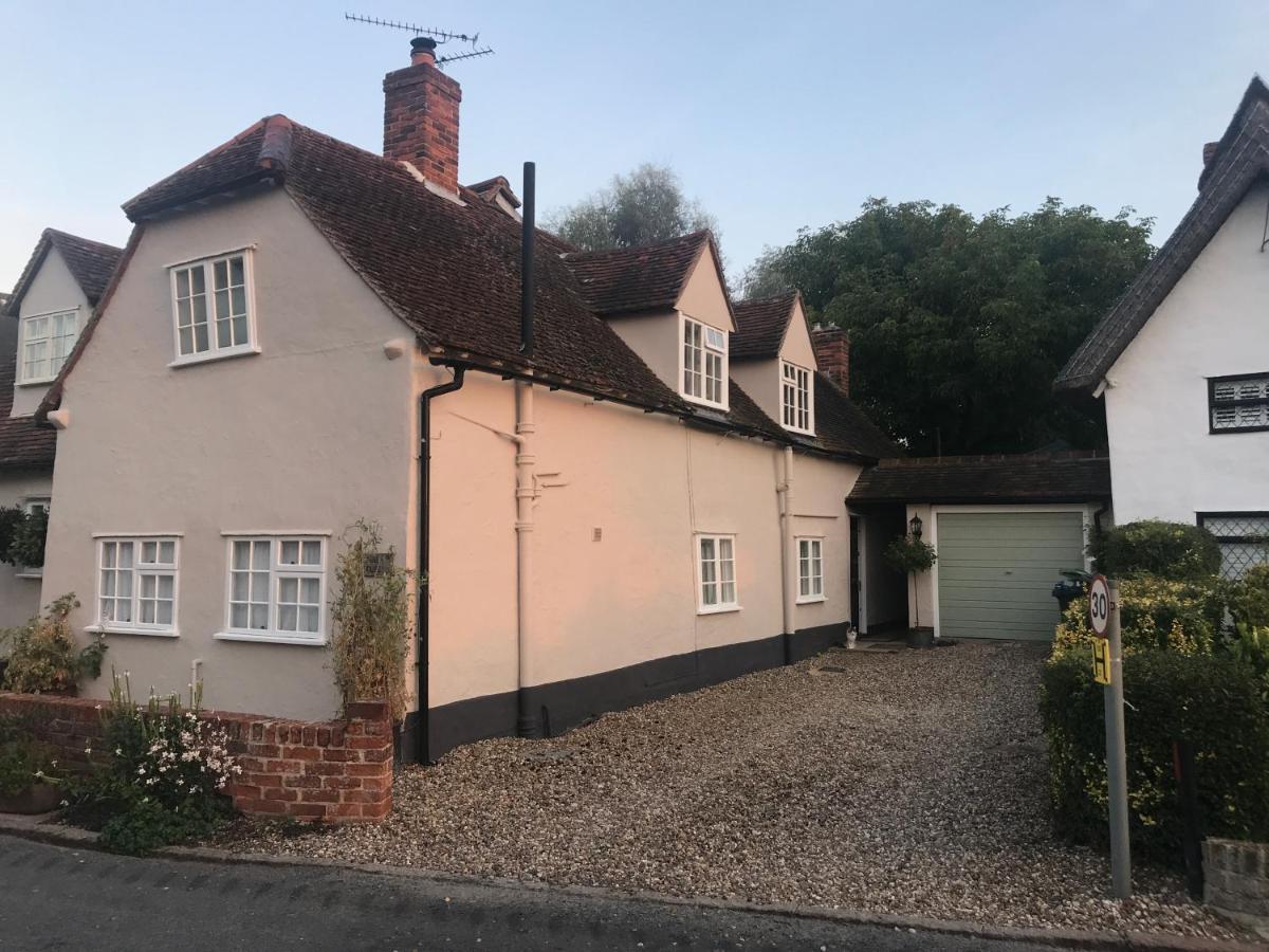 Corner House Luxury Bnb Little Dunmow Exteriér fotografie