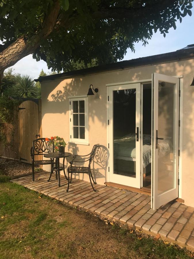 Corner House Luxury Bnb Little Dunmow Exteriér fotografie